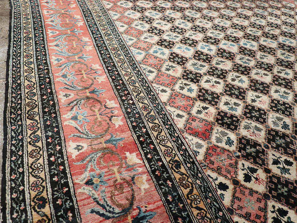 Vintage Persian Bakhtiari Room Size Carpet, No.32934 - Gss