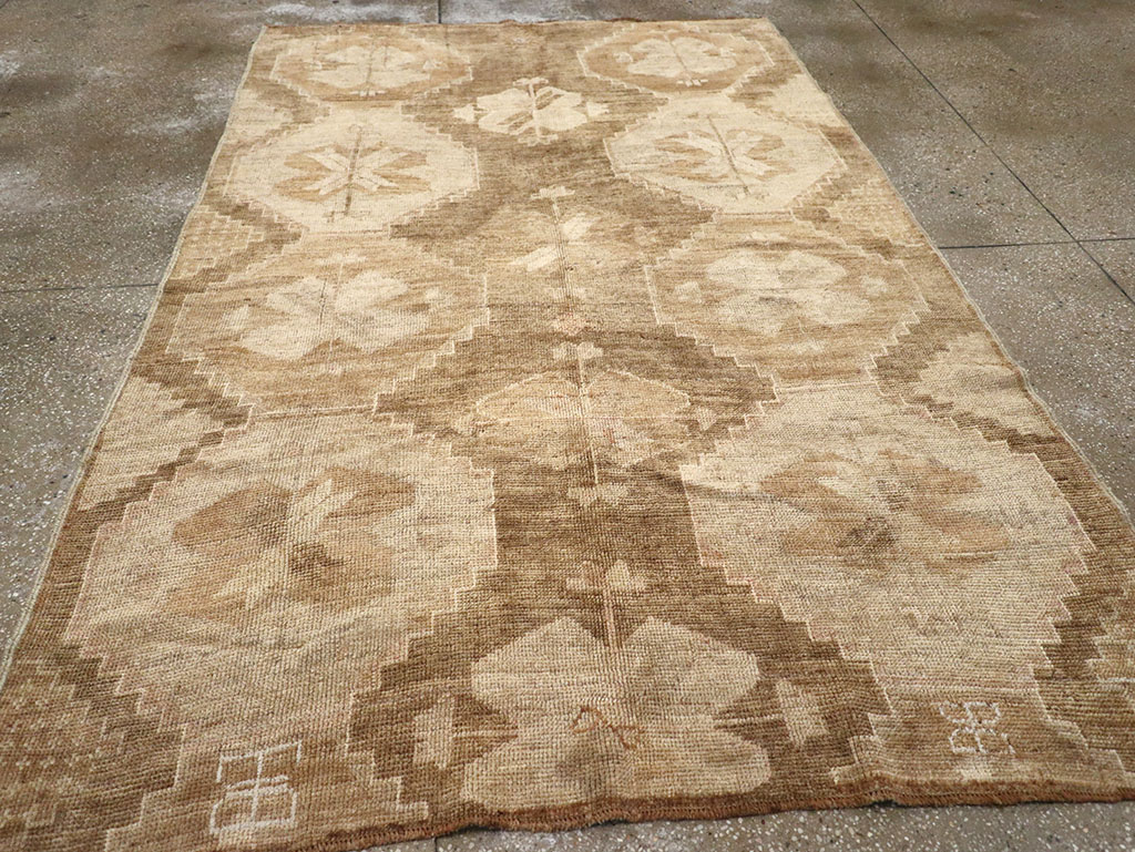 Vintage Turkish Anatolian Accent Rug, No.32973 - Gss