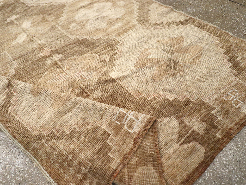 Vintage Turkish Anatolian Accent Rug, No.32973 - Gss