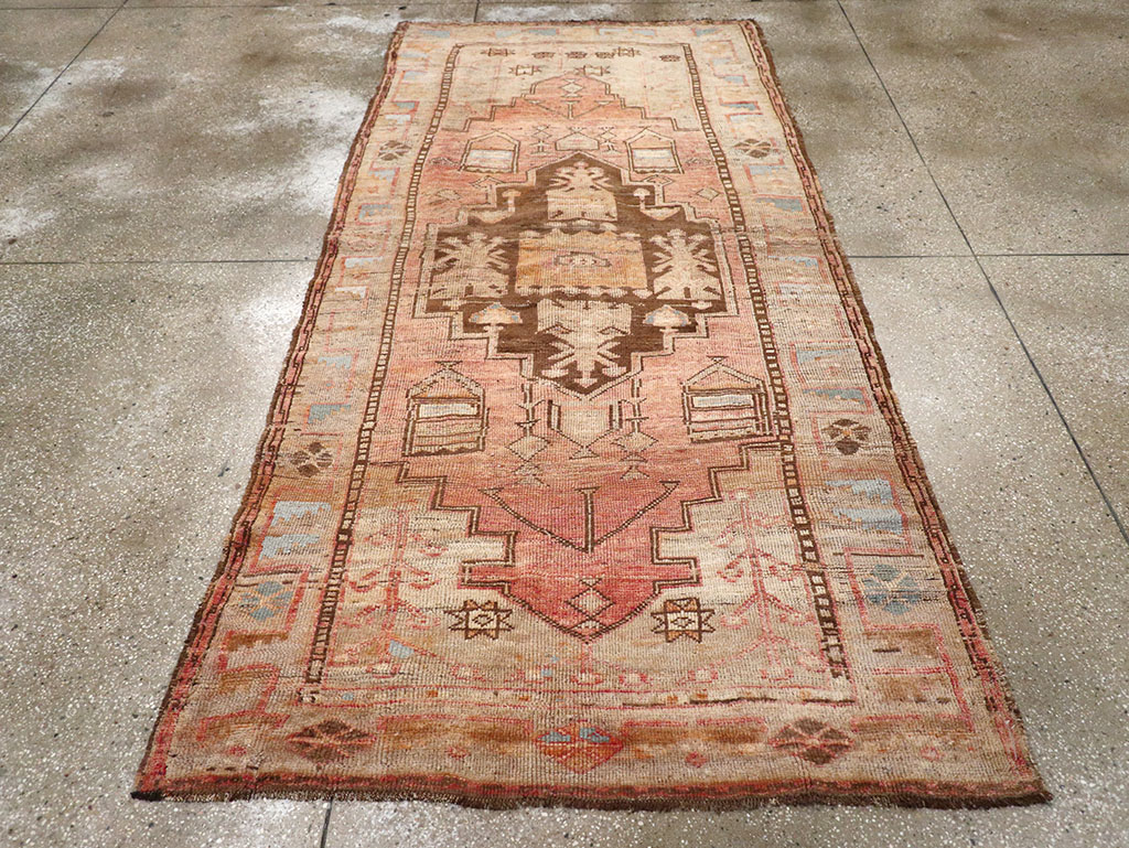 Vintage Turkish Anatolian Gallery Carpet, No.32976 - Gss