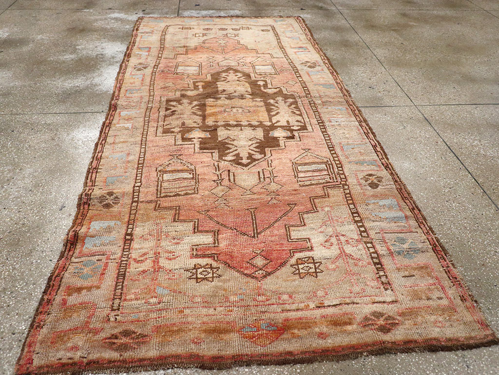Vintage Turkish Anatolian Gallery Carpet, No.32976 - Gss