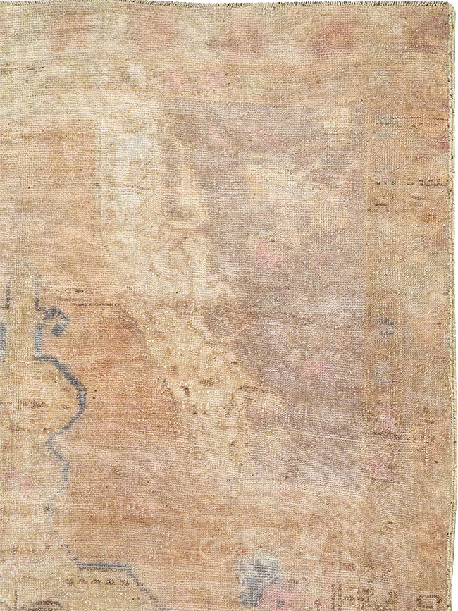 Vintage Turkish Anatolian Accent Rug, No.32977 - Gss