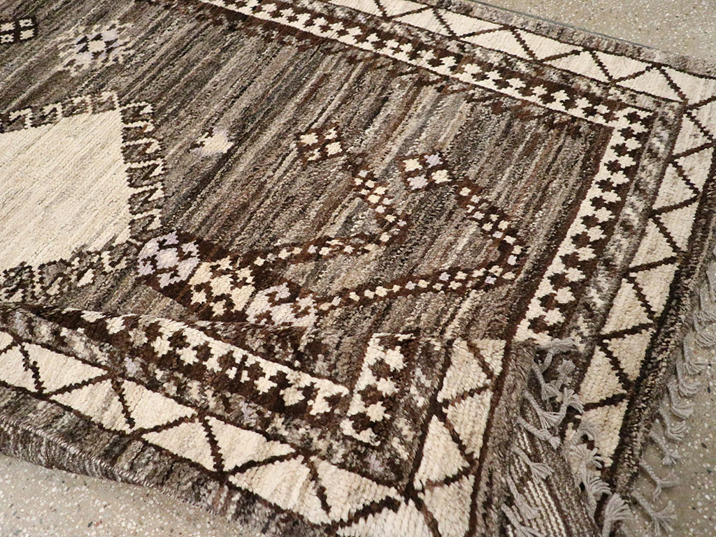 Modern Persian Gabbeh Accent Rug, No.32995 - Gss