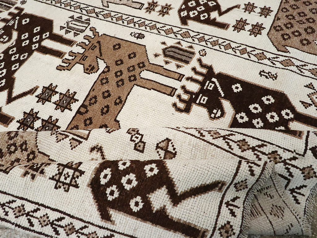 Vintage Turkish Pictorial Room Size Carpet, No.33119 - Gss