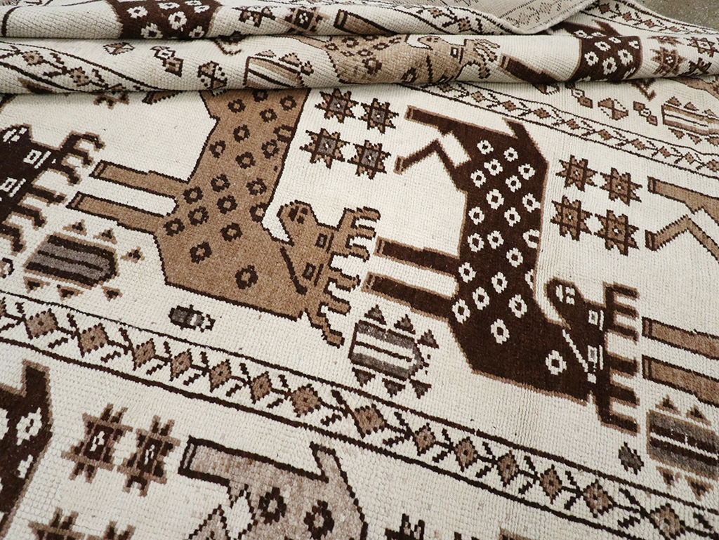 Vintage Turkish Pictorial Room Size Carpet, No.33119 - Gss