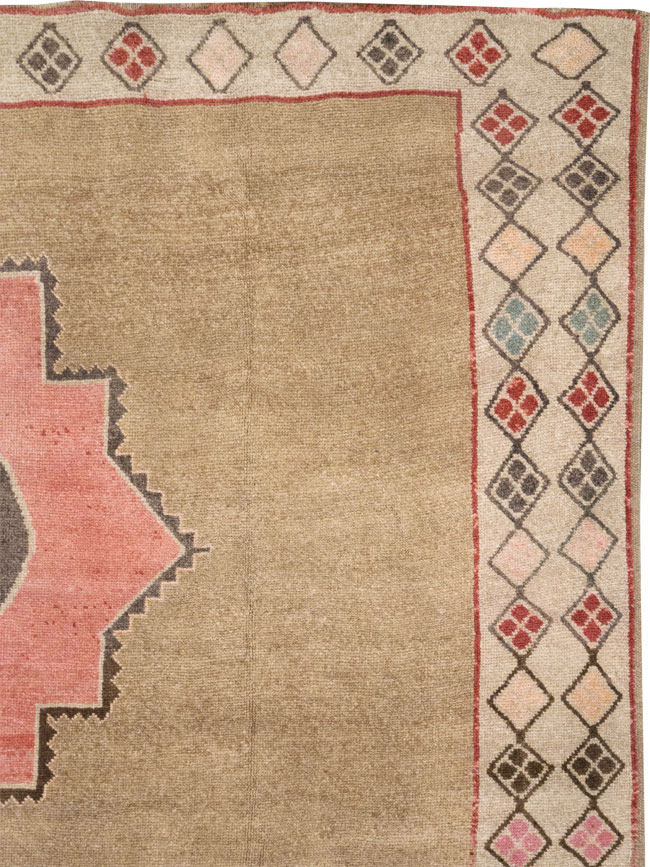 Vintage Turkish Anatolian Room Size Carpet, No.33196 - Gss