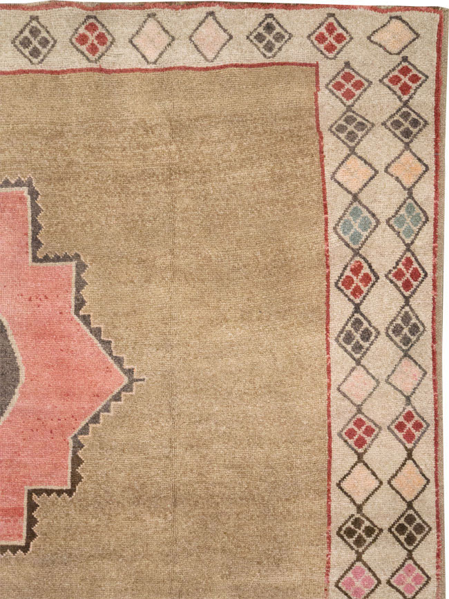 Vintage Turkish Anatolian Room Size Carpet, No.33196 - Gss