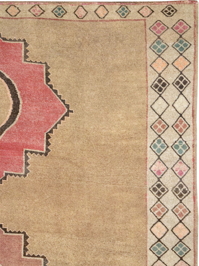 Vintage Turkish Anatolian Room Size Carpet, No.33196 - Gss