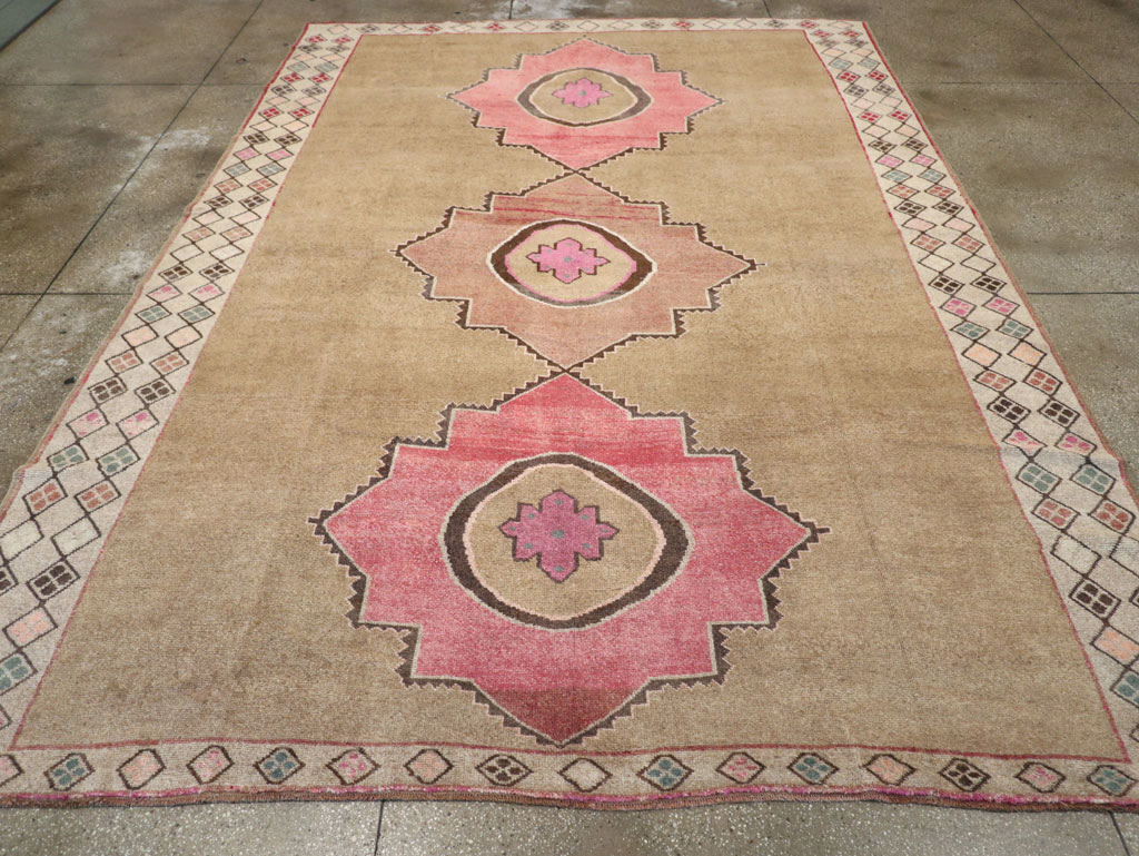 Vintage Turkish Anatolian Room Size Carpet, No.33196 - Gss