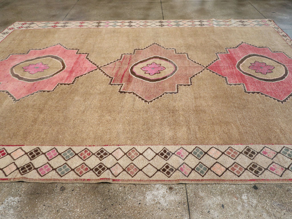 Vintage Turkish Anatolian Room Size Carpet, No.33196 - Gss