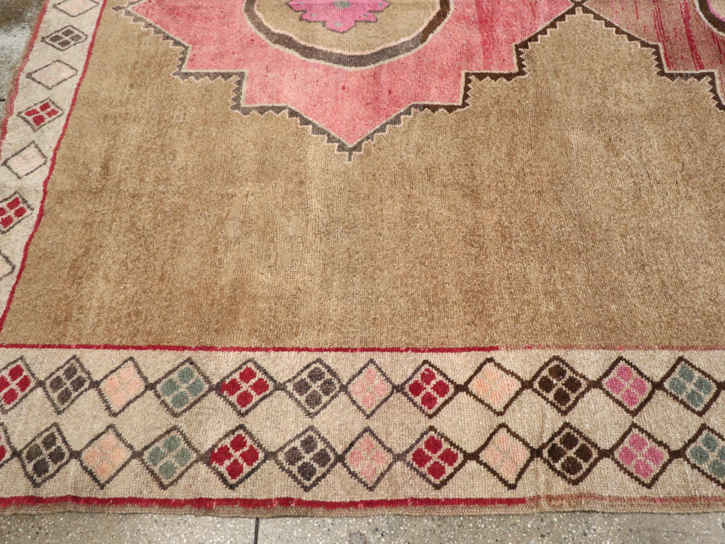 Vintage Turkish Anatolian Room Size Carpet, No.33196 - Gss