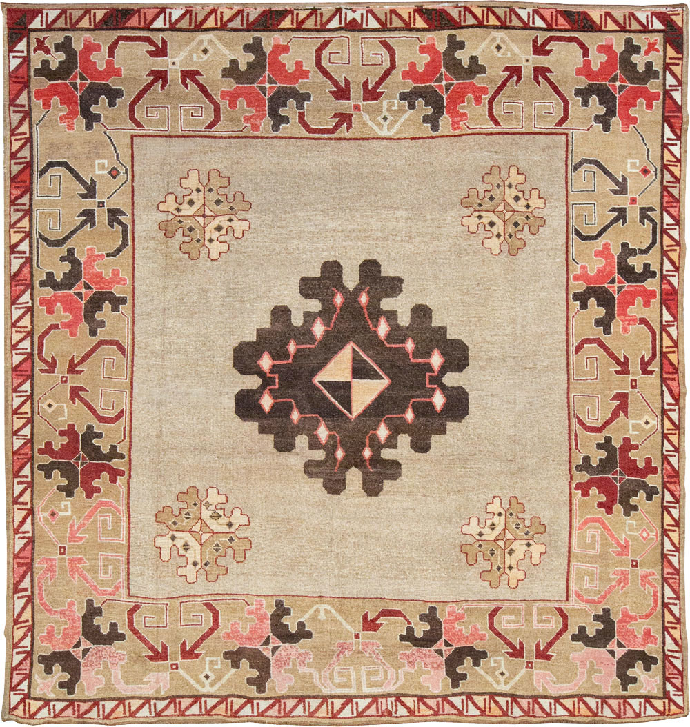 Vintage Turkish Anatolian Square Room Size Carpet, No.33197 - Gss