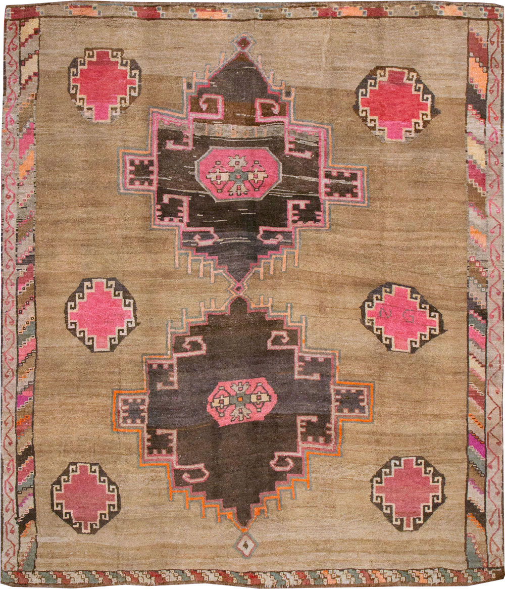 Vintage Turkish Anatolian Room Size Carpet, No.33198 - Gss
