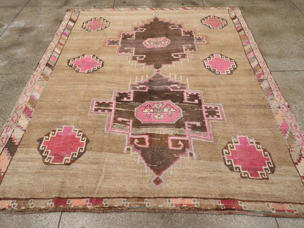 Vintage Turkish Anatolian Room Size Carpet, No.33198 - Gss