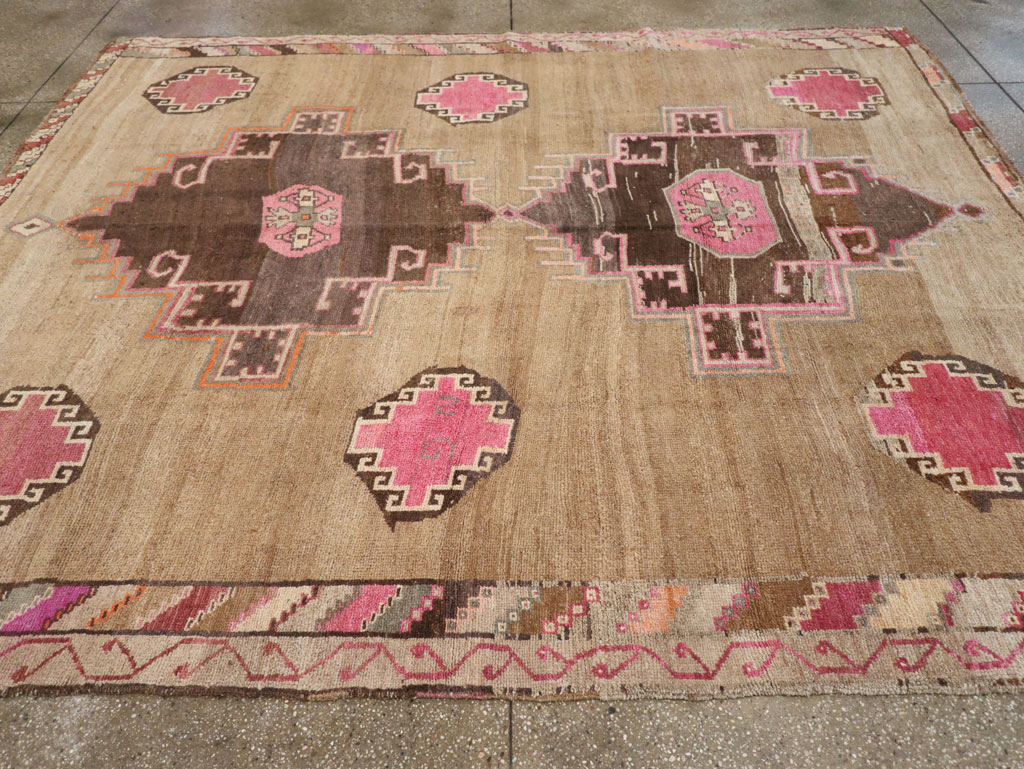 Vintage Turkish Anatolian Room Size Carpet, No.33198 - Gss