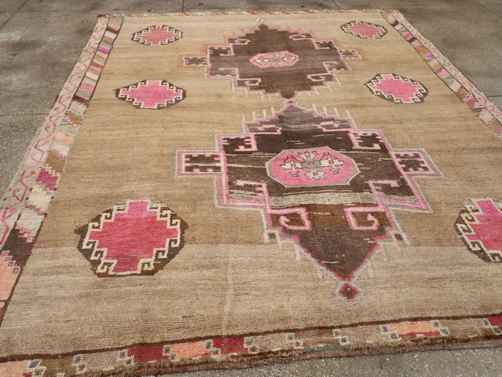 Vintage Turkish Anatolian Room Size Carpet, No.33198 - Gss