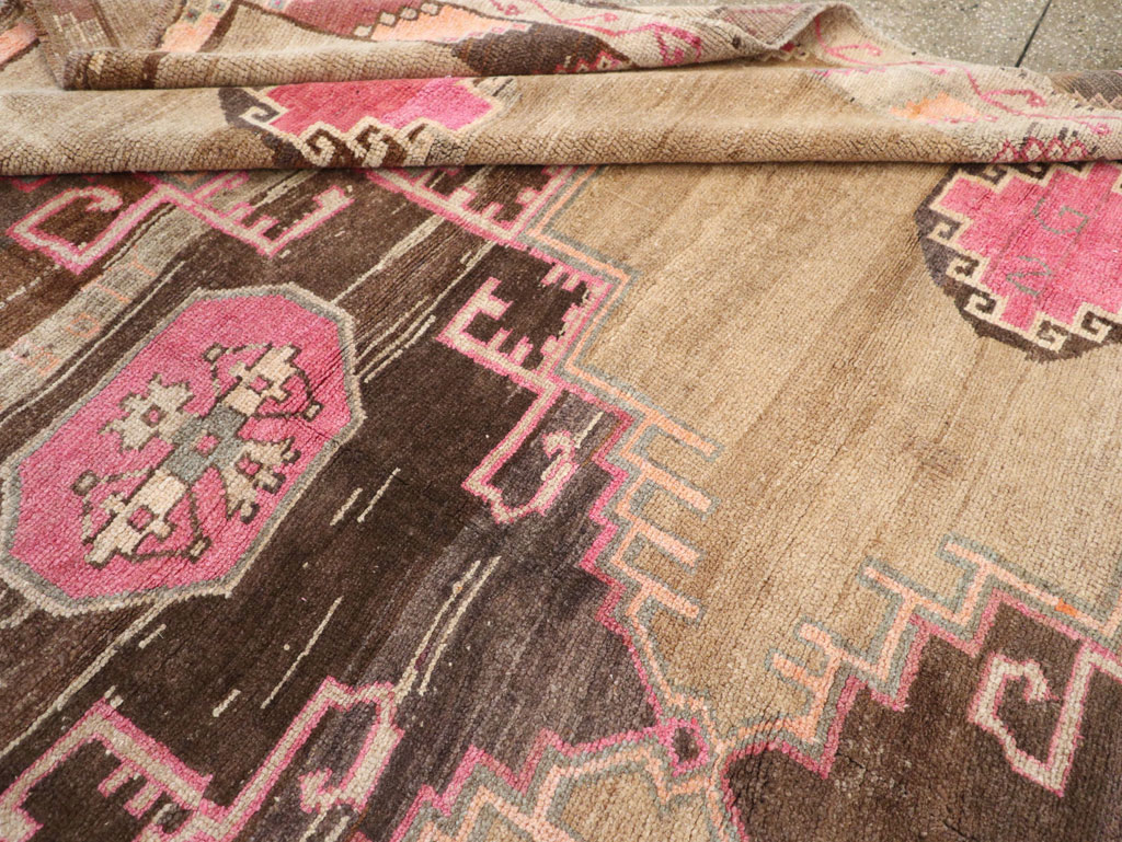 Vintage Turkish Anatolian Room Size Carpet, No.33198 - Gss