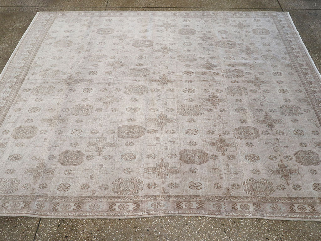 Vintage Turkish Anatolian Accent Rug, No.33246 - Gss