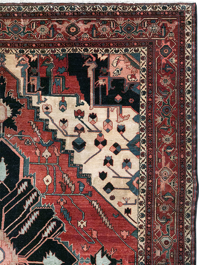 Antique Persian Serapi Accent Carpet, No.33248 - Gss