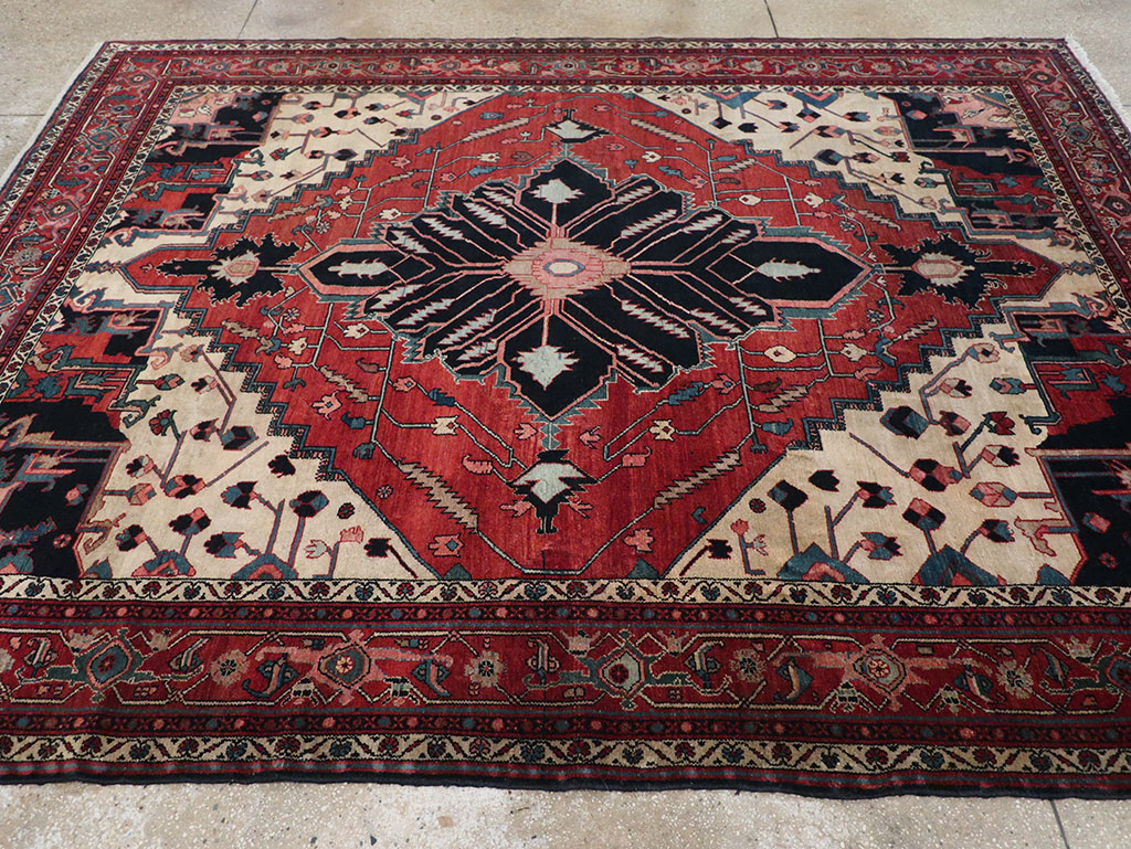 Antique Persian Serapi Accent Carpet, No.33248 - Gss