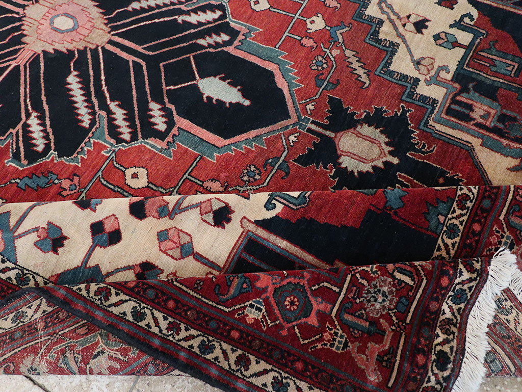 Antique Persian Serapi Accent Carpet, No.33248 - Gss