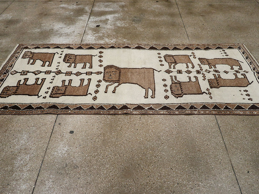 Vintage Turkish Anatolian Pictorial Runner, No.33265 - Gss