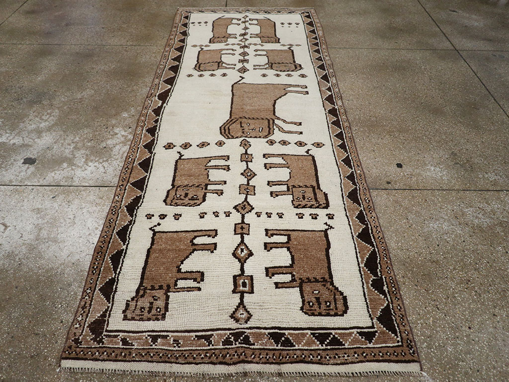 Vintage Turkish Anatolian Pictorial Runner, No.33265 - Gss