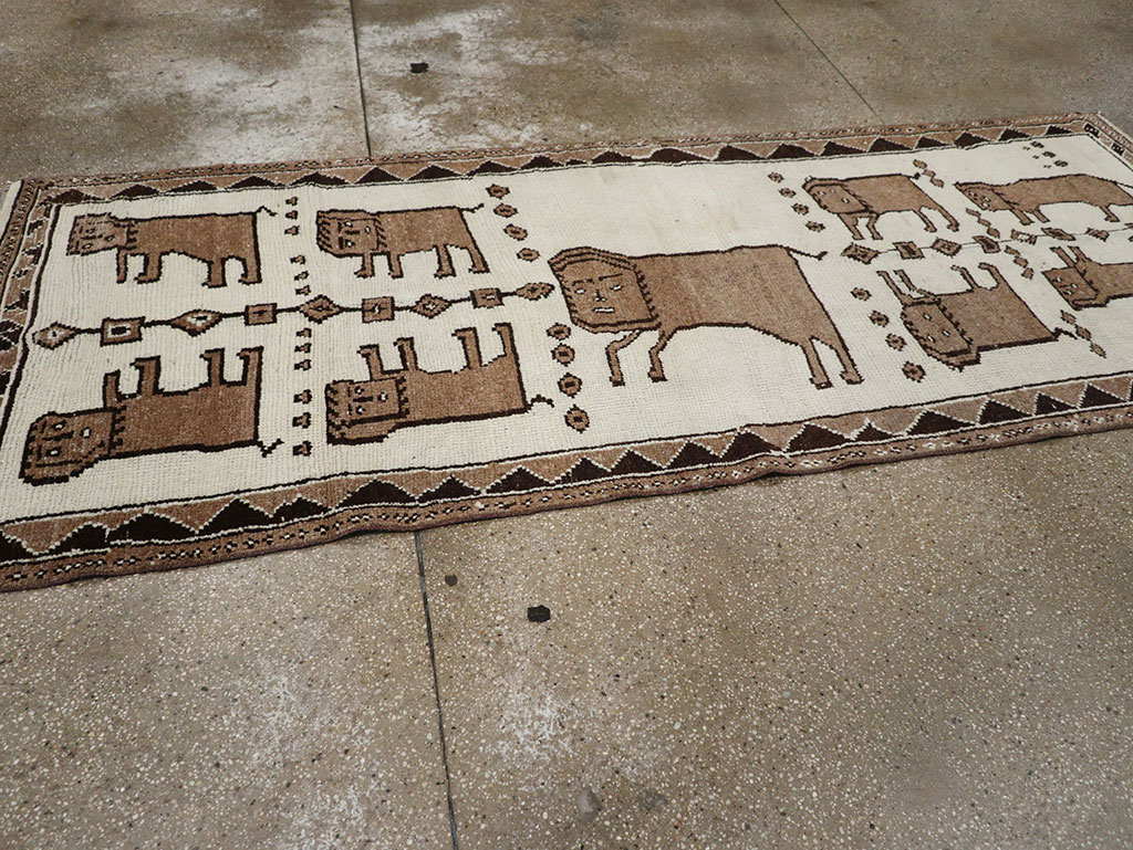 Vintage Turkish Anatolian Pictorial Runner, No.33265 - Gss