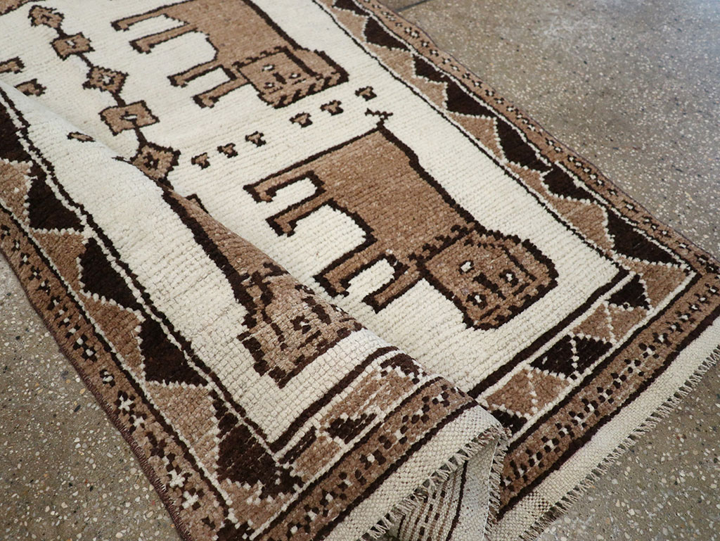 Vintage Turkish Anatolian Pictorial Runner, No.33265 - Gss