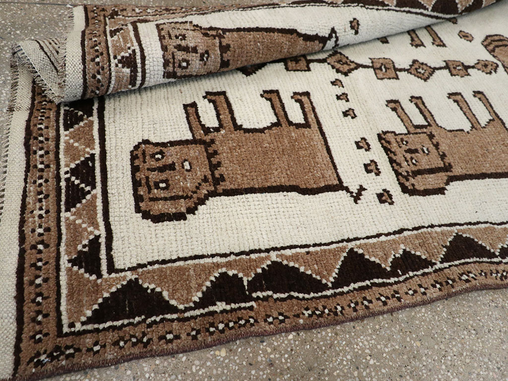 Vintage Turkish Anatolian Pictorial Runner, No.33265 - Gss