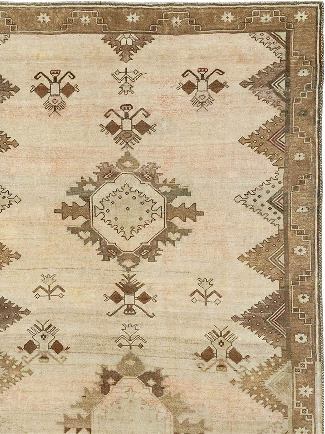 Vintage Turkish Anatolian Room Size Carpet, No.33273 - Gss