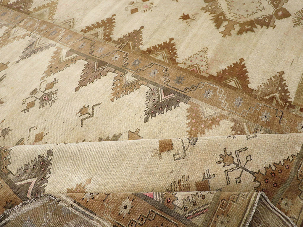 Vintage Turkish Anatolian Room Size Carpet, No.33273 - Gss