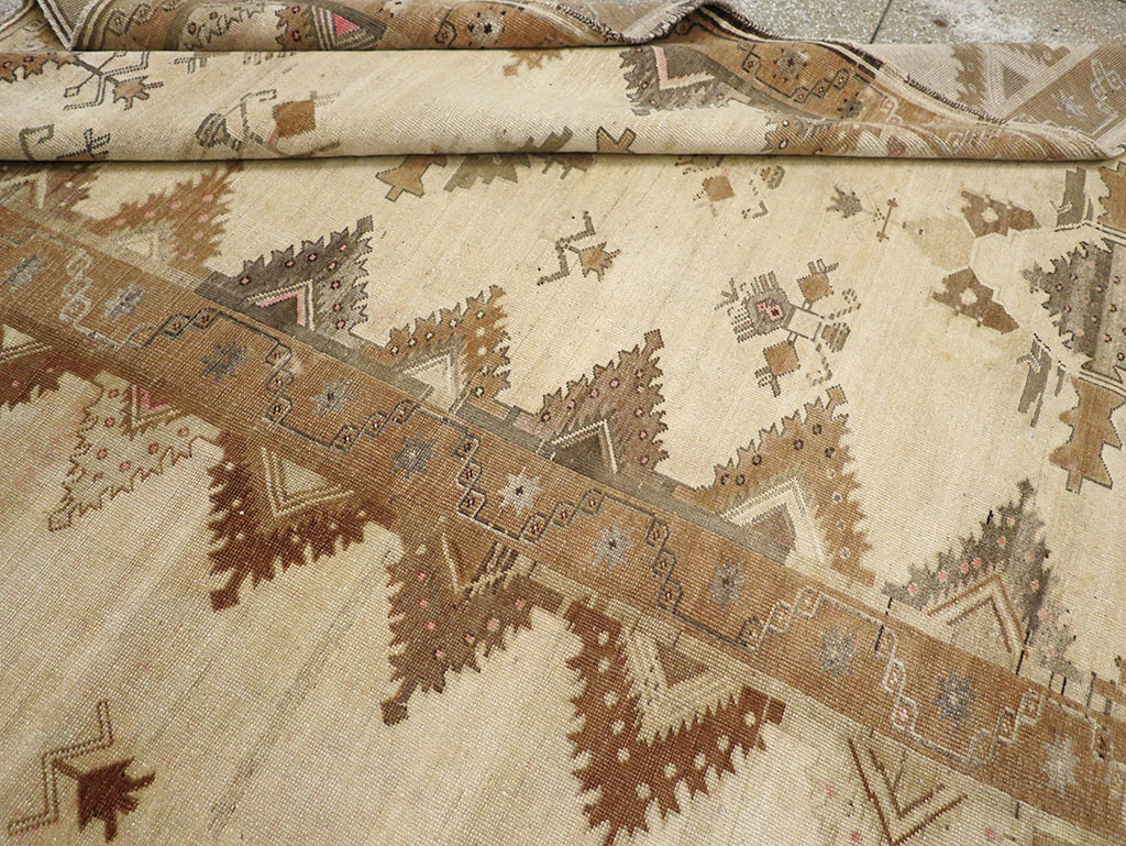 Vintage Turkish Anatolian Room Size Carpet, No.33273 - Gss