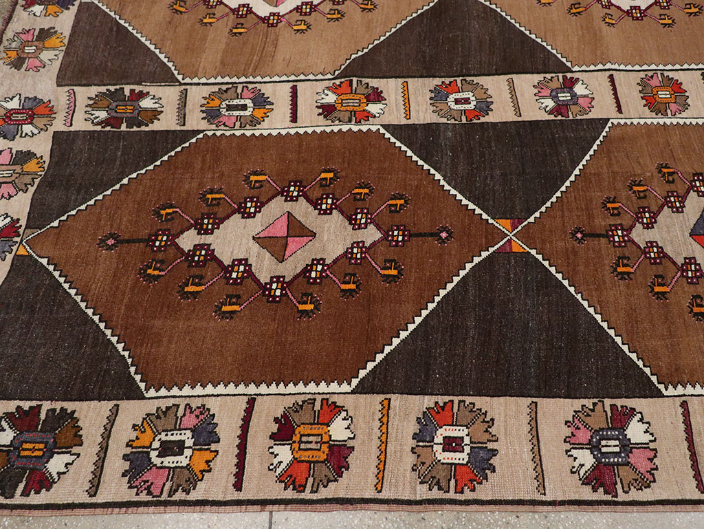 Vintage Turkish Anatolian Room Size Carpet, No.33275 - Gss