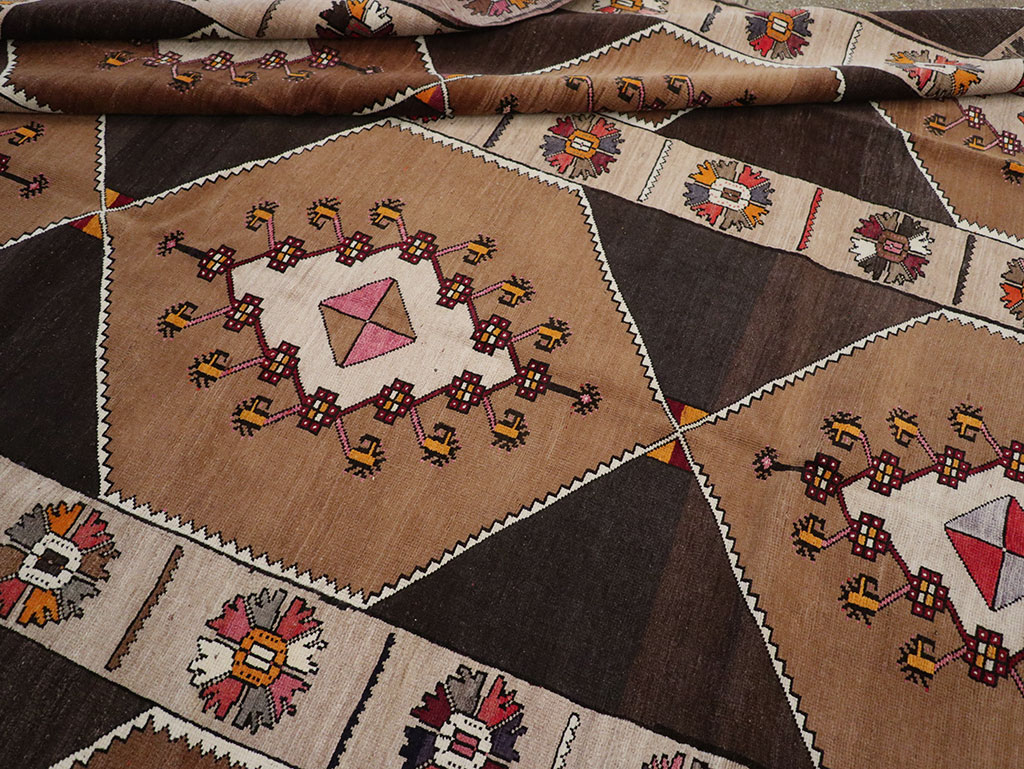 Vintage Turkish Anatolian Room Size Carpet, No.33275 - Gss