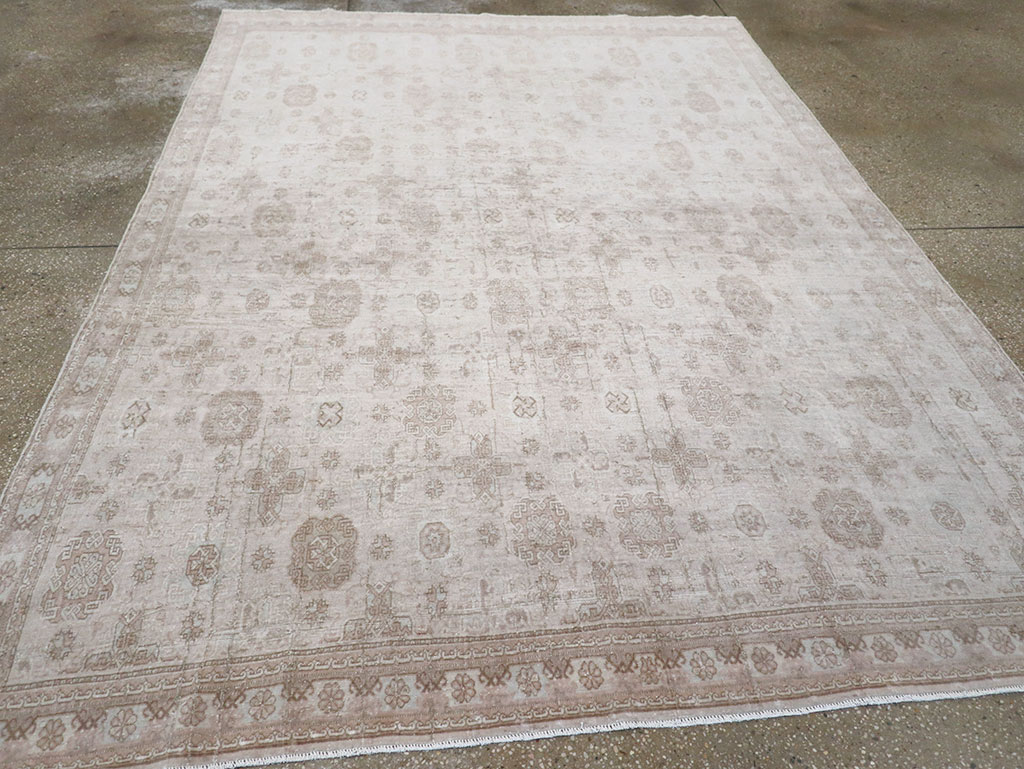 Vintage Turkish Anatolian Accent Rug, No.33278 - Gss