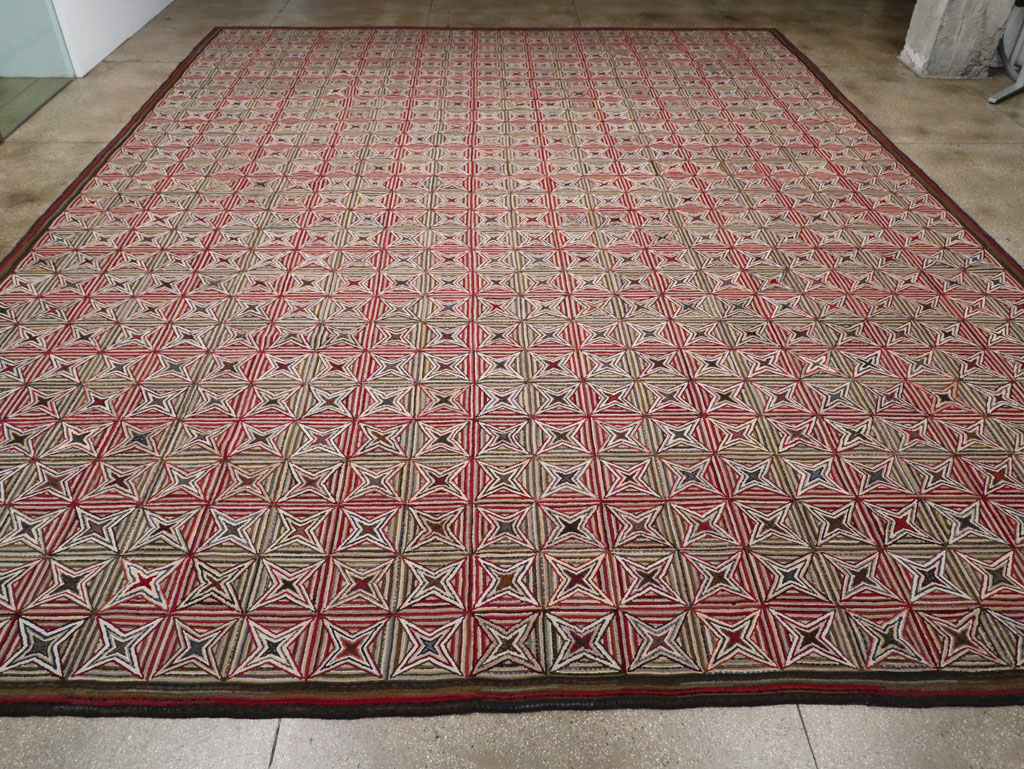Modern Ecuadorian Hooked Rug in the American Style, No.33322 - Gss