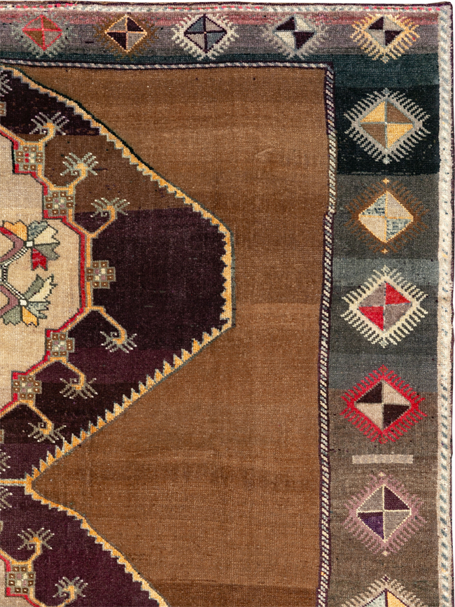 Vintage Turkish Anatolian Tribal Room Size Carpet, No.33346 - Gss
