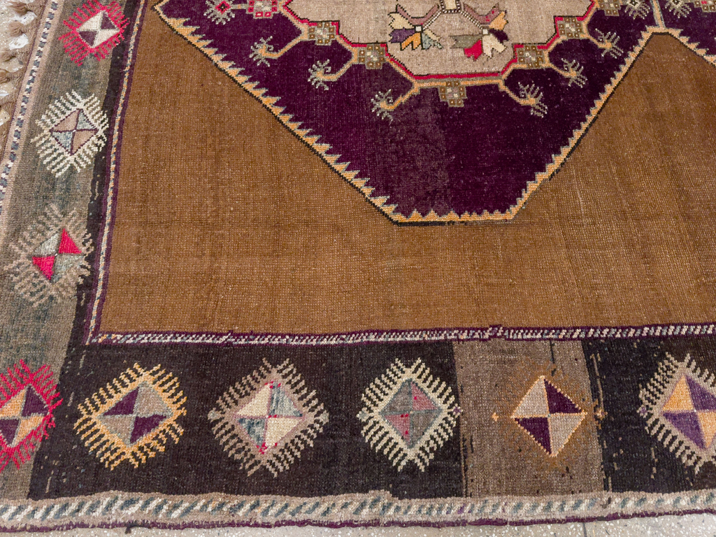 Vintage Turkish Anatolian Tribal Room Size Carpet, No.33346 - Gss