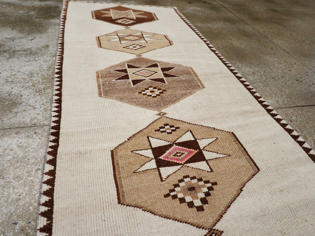Vintage Turkish Anatolian Runner, No.33373 - Gss