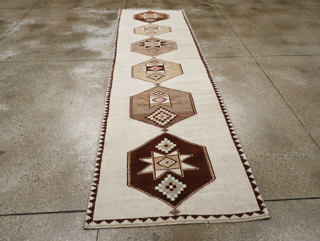 Vintage Turkish Anatolian Runner, No.33373 - Gss