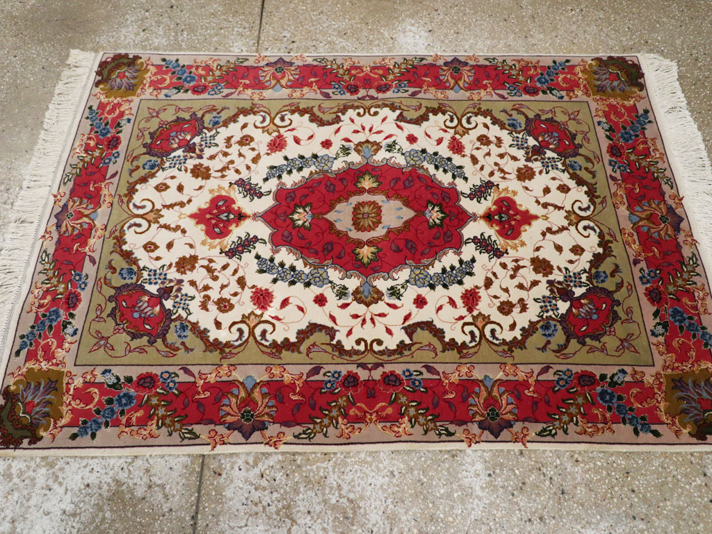 Modern Persian Tabriz Throw Rug, No.33376 - Gss