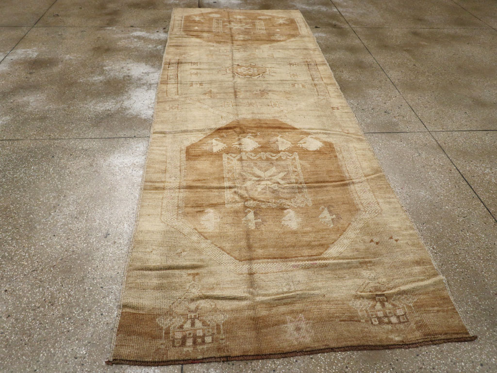 Vintage Turkish Anatolian Wide Gallery Runner, No.33387 - Gss