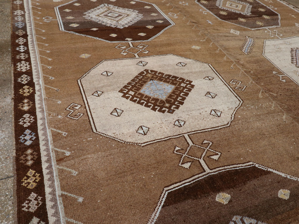 Vintage Turkish Anatolian Room Size Carpet, No.33422 - Gss