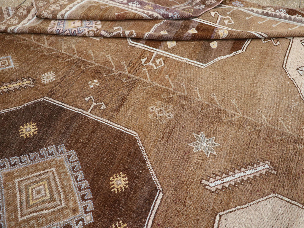 Vintage Turkish Anatolian Room Size Carpet, No.33422 - Gss