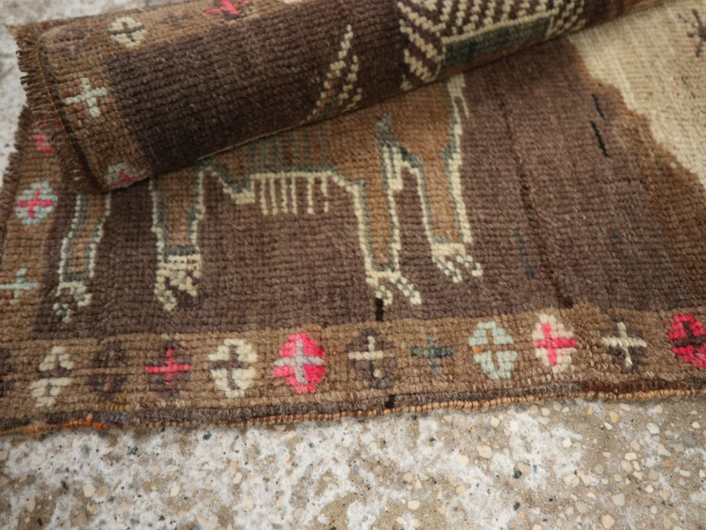 Vintage Turkish Anatolian Pictorial Rug, No.33434 - Gss