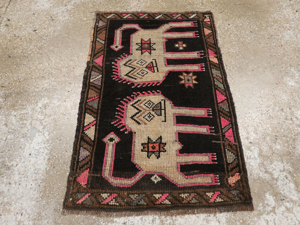Vintage Turkish Anatolian Pictorial Rug, No.33438 - Gss
