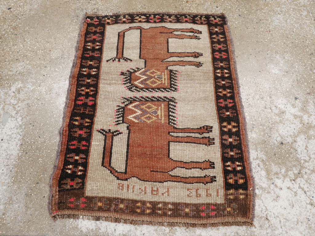 Vintage Turkish Anatolian Pictorial Rug, No.33453 - Gss