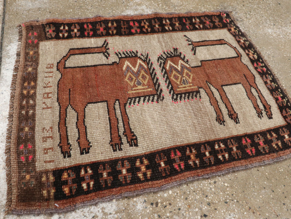 Vintage Turkish Anatolian Pictorial Rug, No.33453 - Gss