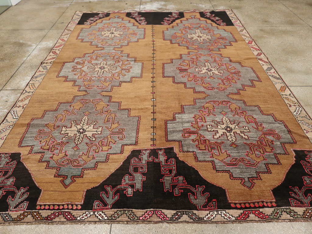 Vintage Turkish Anatolian Room Size Carpet, No.33462 - Gss